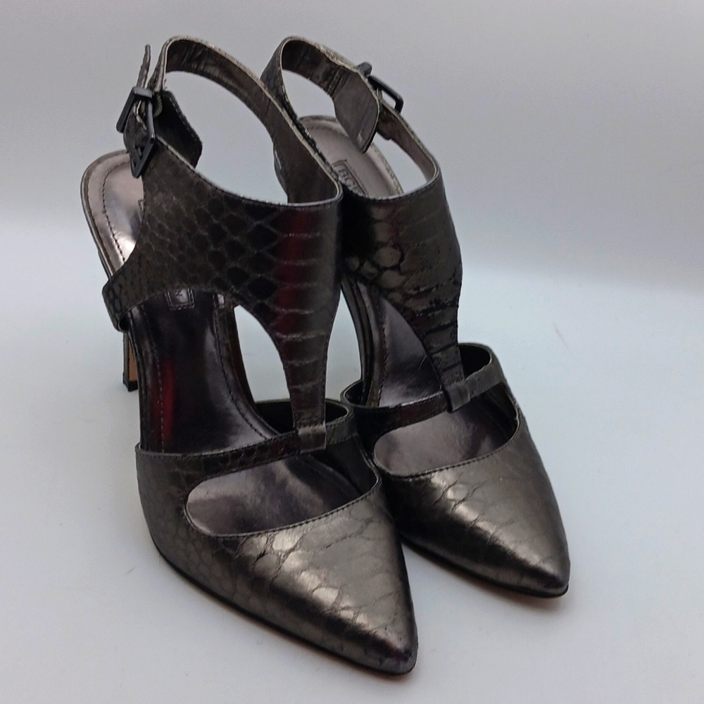 BCBGENERATION GRAY METTALIC HEELS